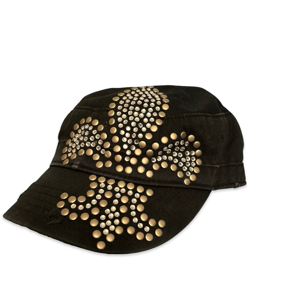 Ladies black hat with fleur-de-lis design